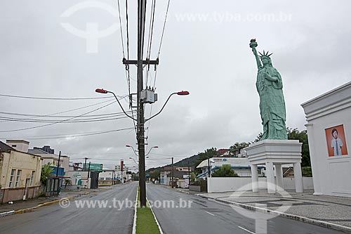  Réplica da Estátua da Liberdade na entrada da Loja Havan na Avenida Coronel Procópio Gomes  - Joinville - Santa Catarina (SC) - Brasil