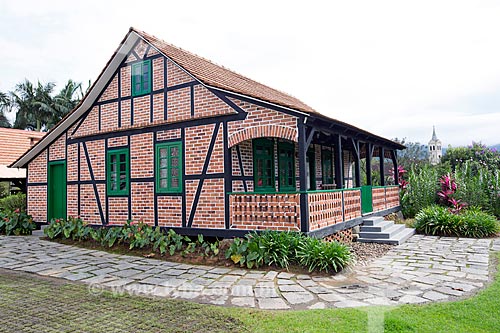  Fachada lateral do Museu Casa do Imigrante Carl Weege  - Pomerode - Santa Catarina (SC) - Brasil