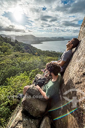  Vista da orla da cidade do Rio de Janeiro durante a escalada do Pão de Açúcar  - Rio de Janeiro - Rio de Janeiro (RJ) - Brasil