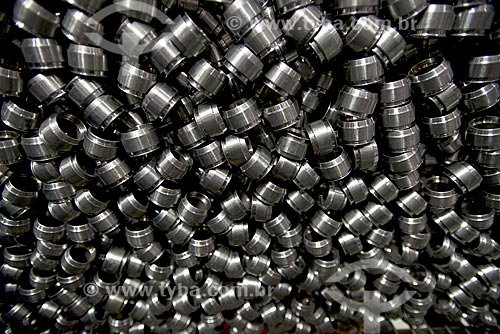  Detalhe de auto peças de aço em indústria automobilística  - Sorocaba - São Paulo (SP) - Brasil