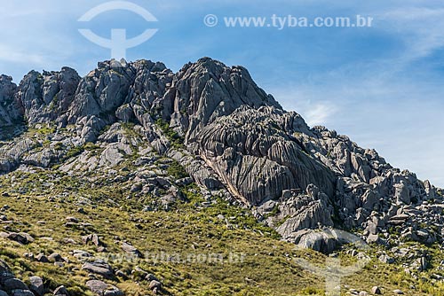  Vista do Pico das Agulhas Negras a partir da trilha da Pedra do Altar no Parque Nacional de Itatiaia  - Itatiaia - Rio de Janeiro (RJ) - Brasil