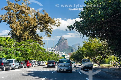  Tráfego com o Morro Dois Irmãos ao fundo  - Rio de Janeiro - Rio de Janeiro (RJ) - Brasil