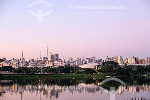  Vista do pôr do sol na cidade de São Paulo à partir do Parque do Ibirapuera  - São Paulo - São Paulo (SP) - Brasil