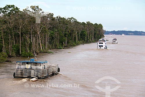  Barcos no Rio Amazonas entre as cidade de Manaus e Itacoatiara  - Manaus - Amazonas (AM) - Brasil