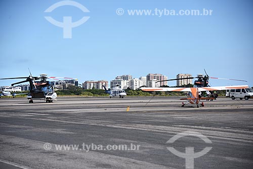  Helicópteros e monomotor na pista do Heliponto Comandante Nobre  - Rio de Janeiro - Rio de Janeiro (RJ) - Brasil