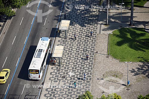  Vista de cima de ponto de ônibus na Avenida Presidente Vargas  - Rio de Janeiro - Rio de Janeiro (RJ) - Brasil