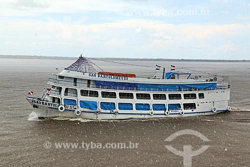  Chalana - embarcação regional - no Rio Amazonas próximo à Itacoatiara  - Itacoatiara - Amazonas (AM) - Brasil
