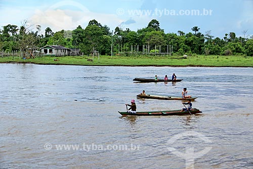  Ribeirinhos no Rio Amazonas próximo à Manaus  - Manaus - Amazonas (AM) - Brasil