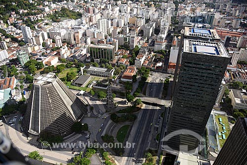  Foto aérea da Catedral de São Sebastião do Rio de Janeiro - à esquerda - com o Edifício Sede da Petrobras - à direita  - Rio de Janeiro - Rio de Janeiro (RJ) - Brasil