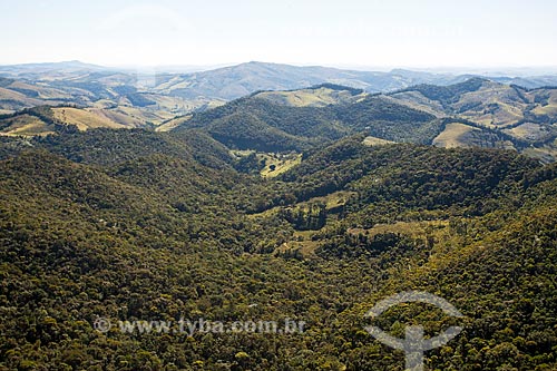  Vista geral do Parque Estadual do Ibitipoca durante a trilha do circuito da Janela do Céu  - Lima Duarte - Minas Gerais (MG) - Brasil