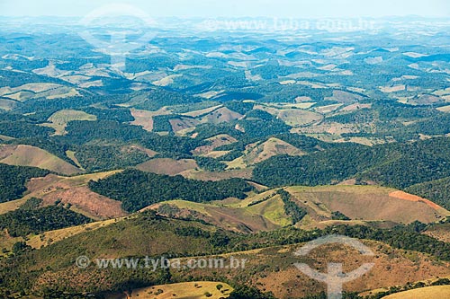  Vista geral do Parque Estadual do Ibitipoca durante a trilha do circuito da Janela do Céu  - Lima Duarte - Minas Gerais (MG) - Brasil