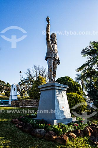  Monumento à Andreas Thaler - fundador da colônia austríaca de Treze Tílias - na Praça Ministro Andreas Thaler  - Treze Tílias - Santa Catarina (SC) - Brasil