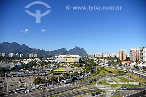  Vista do Barra Shopping com o Maciço da Tijuca e da Pedra da Gávea a partir da Cidade das Artes  - Rio de Janeiro - Rio de Janeiro (RJ) - Brasil