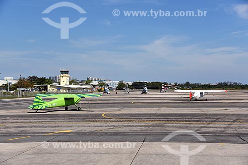  Aviões na pista do Aeroporto Roberto Marinho - mais conhecido como Aeroporto de Jacarepaguá  - Rio de Janeiro - Rio de Janeiro (RJ) - Brasil