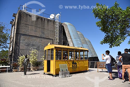  Antigo bondinho que fazia a travessia entre o Morro da Urca e o Pão de Açúcar em exibição na estação do bondinho do Morro da Urca  - Rio de Janeiro - Rio de Janeiro (RJ) - Brasil