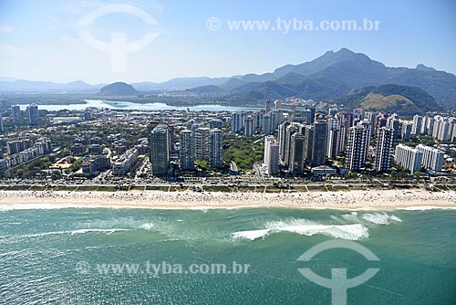  Foto aérea da orla da Praia da Barra da Tijuca com a Lagoa da Tijuca ao fundo  - Rio de Janeiro - Rio de Janeiro (RJ) - Brasil