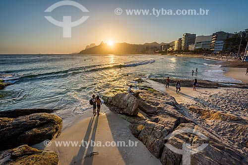  Vista do pôr do sol a partir da Praia do Arpoador  - Rio de Janeiro - Rio de Janeiro (RJ) - Brasil