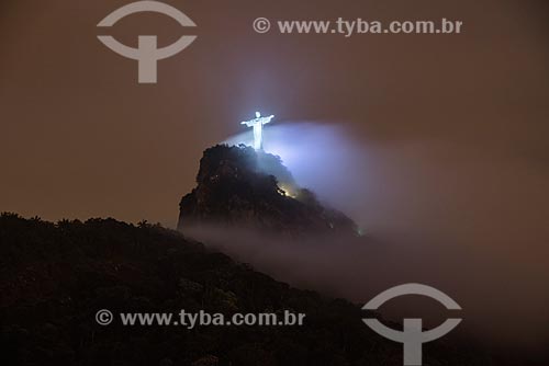  Vista do Cristo Redentor (1931) durante à noite  - Rio de Janeiro - Rio de Janeiro (RJ) - Brasil