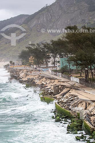  Destruição no calçadão da Praia da Macumba pelo avanço da maré  - Rio de Janeiro - Rio de Janeiro (RJ) - Brasil