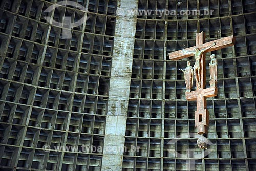  Detalhe de crucifixo no interior da Catedral de São Sebastião do Rio de Janeiro (1979)  - Rio de Janeiro - Rio de Janeiro (RJ) - Brasil