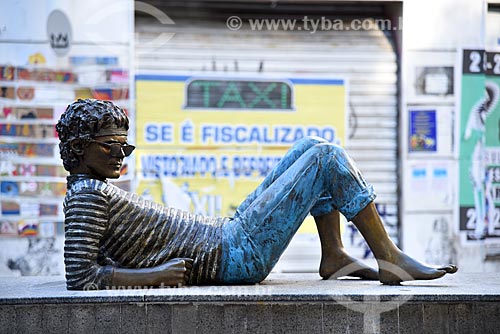  Detalhe da estátua em homenagem ao cantor Cazuza na Praça Cazuza  - Rio de Janeiro - Rio de Janeiro (RJ) - Brasil