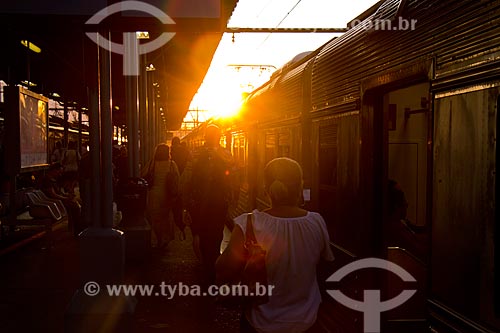  Passageiros na Estação Ferroviária Central do Brasil  - Rio de Janeiro - Rio de Janeiro (RJ) - Brasil