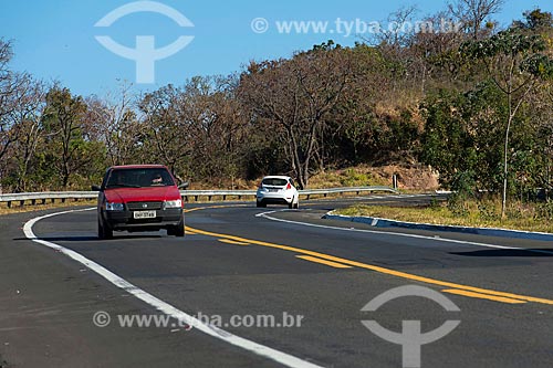  Tráfego em trecho da Rodovia Newton Penido (MG-050)  - Capitólio - Minas Gerais (MG) - Brasil