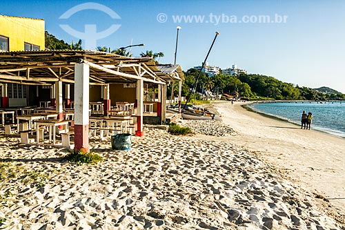  Vista de bar na orla da Praia de Canajurê  - Florianópolis - Santa Catarina (SC) - Brasil