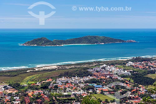  Vista da Praia do Campeche a partir do Morro do Lampião com a Ilha do Campeche ao fundo  - Florianópolis - Santa Catarina (SC) - Brasil