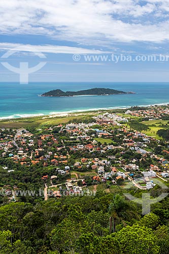 Vista da Praia do Campeche a partir do Morro do Lampião com a Ilha do Campeche ao fundo  - Florianópolis - Santa Catarina (SC) - Brasil