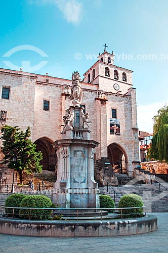  Fachada da Catedral de la Asunción de Nuestra Señora de Santander (Catedral da Assunção de Nossa Senhora de Santander) - século XVII  - Santander - Província de Cantábria - Espanha
