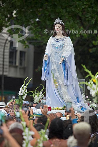  Estátua de Yemanjá durante a Festa de Yemanjá na Praia de Copacabana - Posto 4  - Rio de Janeiro - Rio de Janeiro (RJ) - Brasil
