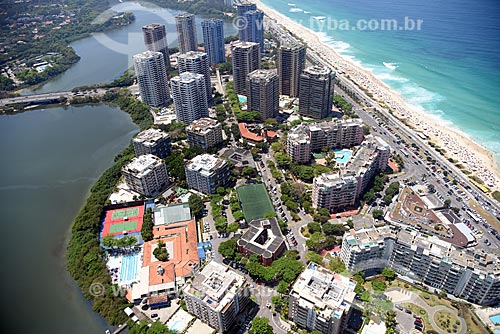  Foto aérea do condomínio residencial Alfa Barra próximo à Lagoa de Marapendi  - Rio de Janeiro - Rio de Janeiro (RJ) - Brasil