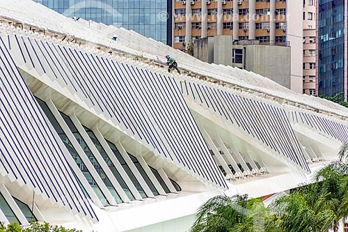  Vista dos painéis solares fotovoltaicos do Museu do Amanhã a partir da Baía de Guanabara  - Rio de Janeiro - Rio de Janeiro (RJ) - Brasil