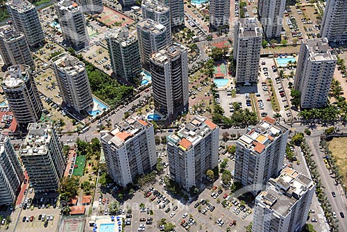  Foto aérea de condomínios residenciais no bairro da Barra da Tijuca  - Rio de Janeiro - Rio de Janeiro (RJ) - Brasil