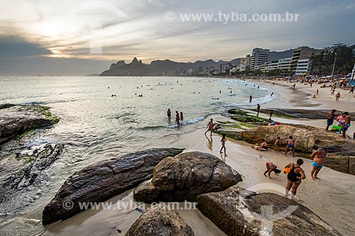  Vista do pôr do sol a partir da Praia do Arpoador  - Rio de Janeiro - Rio de Janeiro (RJ) - Brasil