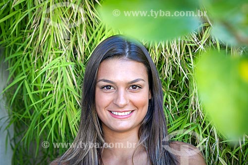  Detalhe de rosto de jovem mulher  - Guarani - Minas Gerais (MG) - Brasil