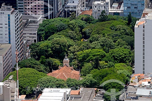  Vista do Parque Halfeld e da Igreja de São Sebastião (1878)  a partir do Mirante Salles de Oliveira - mais conhecido como Mirante do Cristo  - Juiz de Fora - Minas Gerais (MG) - Brasil