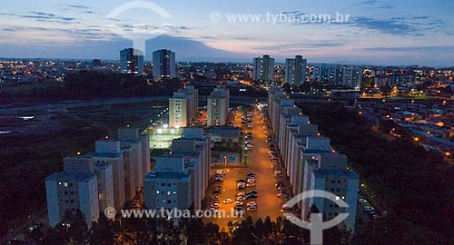  Foto feita com drone de condomínio residencial durante o anoitecer  - Rio Claro - São Paulo (SP) - Brasil