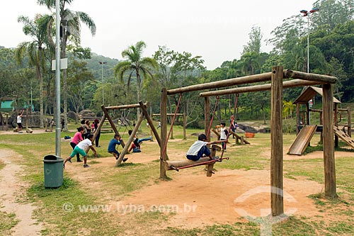  Crianças brincando no parque do Parque Ecológico Gruta Santa Luzia  - Mauá - São Paulo (SP) - Brasil