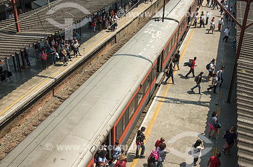  Passageiros na Estação Mauá da CPTM interligado ao Terminal Central de Ônibus de Mauá  - Mauá - São Paulo (SP) - Brasil