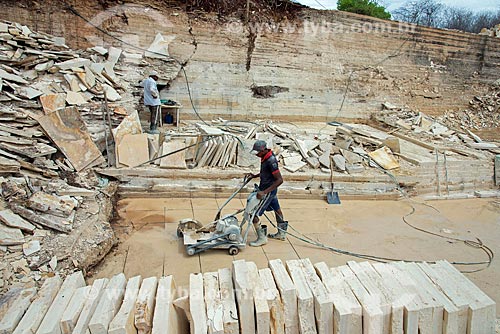  Extração de calcário - corte de Pedra Cariri  - Santana do Cariri - Ceará (CE) - Brasil