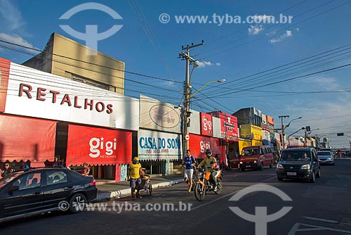  Comércio da Rua São Pedro com toldos na horizontal para atenuar a incidência de sol  - Juazeiro do Norte - Ceará (CE) - Brasil