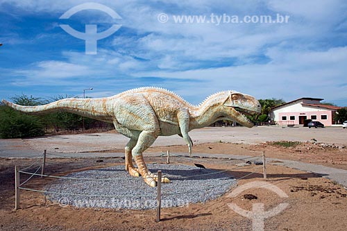  Réplica de dinossauro no Monumento natural do Vale dos Dinossauros  - Sousa - Paraíba (PB) - Brasil