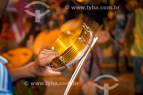  Detalhe de tamborim durante o ensaio da Grêmio Recreativo Escola de Samba Turunas do Humaitá  - Guarani - Minas Gerais (MG) - Brasil