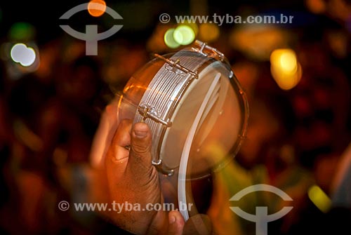  Detalhe de tamborim durante o ensaio da Grêmio Recreativo Escola de Samba Turunas do Humaitá  - Guarani - Minas Gerais (MG) - Brasil
