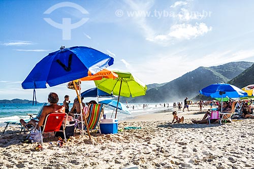  Banhistas na Praia dos Açores  - Florianópolis - Santa Catarina (SC) - Brasil