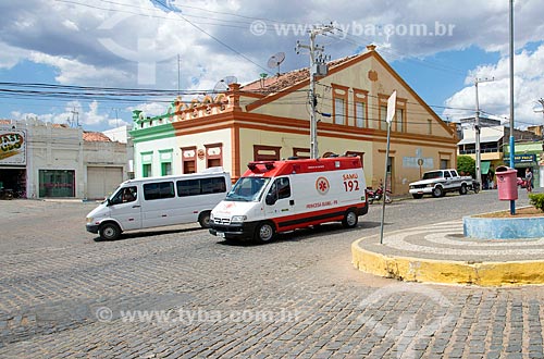  Ambulância do SAMU na praça do centro da cidade de Princesa Isabel  - Princesa Isabel - Paraíba (PB) - Brasil