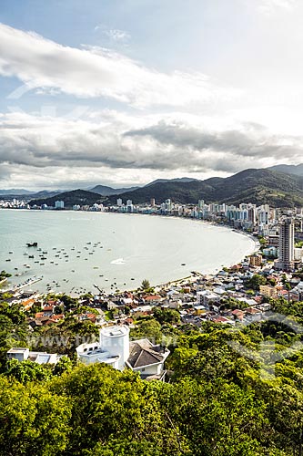  Vista geral da orla da cidade de Itapema a partir do Mirante do Encanto no Morro do Cabeço  - Itapema - Santa Catarina (SC) - Brasil