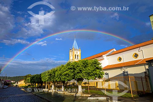  Vista da Igreja Matriz do Divino Espírito Santo com arco-íris ao entardecer  - Guarani - Minas Gerais (MG) - Brasil